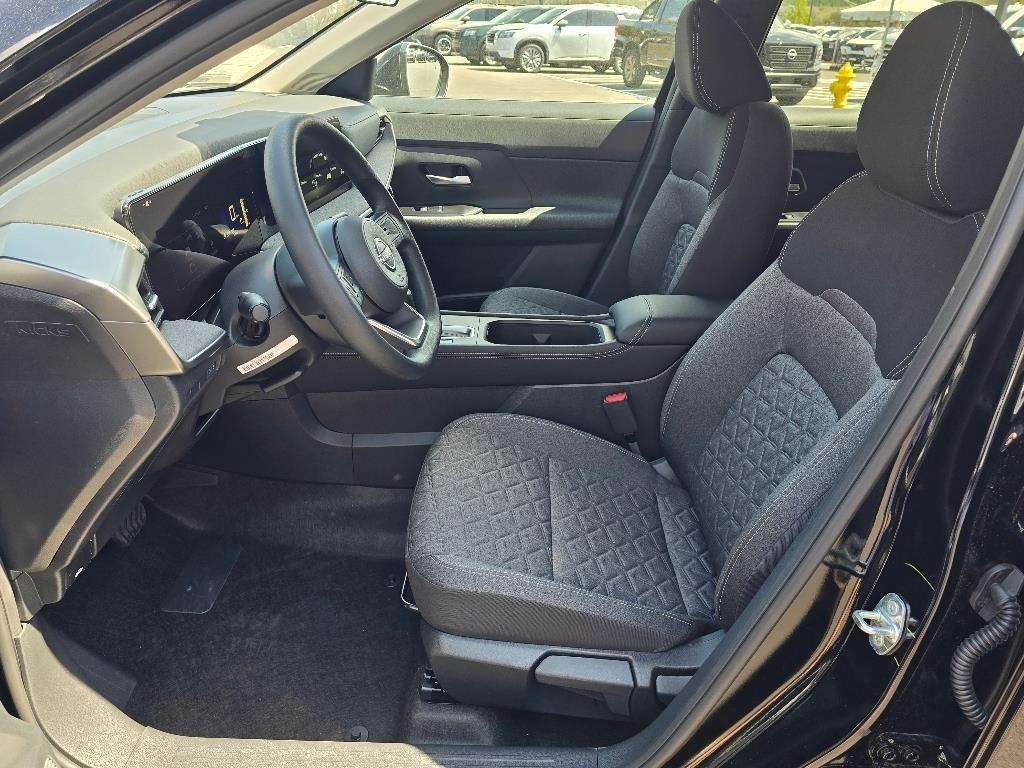 new 2025 Nissan Kicks car, priced at $29,312