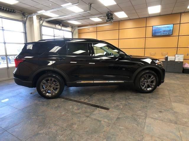 new 2025 Ford Explorer car, priced at $45,831