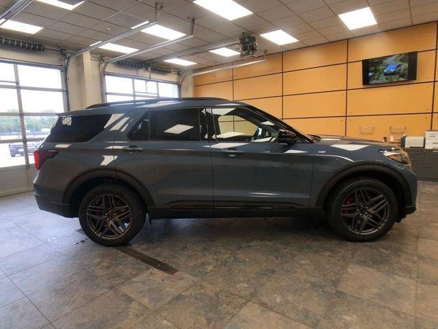 new 2025 Ford Explorer car, priced at $52,085