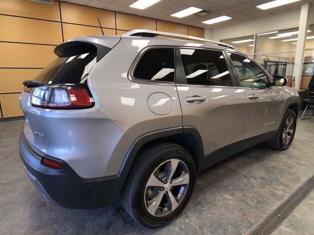 used 2019 Jeep Cherokee car, priced at $22,020