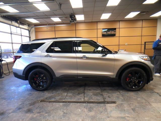 new 2024 Ford Explorer car, priced at $61,735