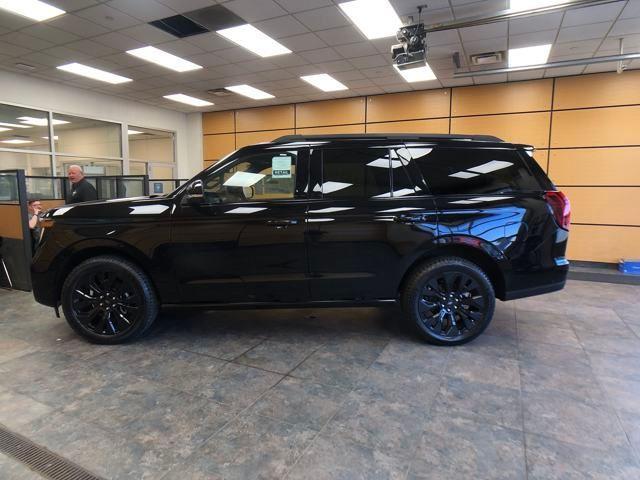 new 2025 Ford Expedition car, priced at $77,654
