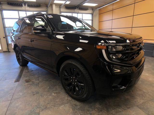 new 2025 Ford Expedition car, priced at $77,654