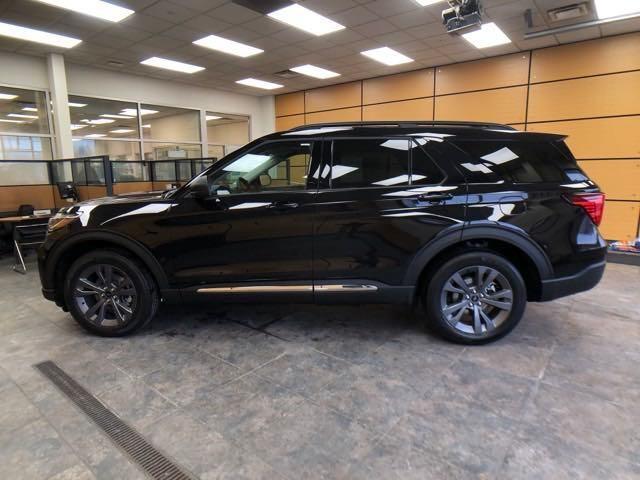 new 2025 Ford Explorer car, priced at $48,651