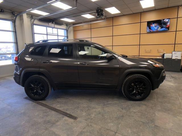 used 2018 Jeep Cherokee car, priced at $19,777