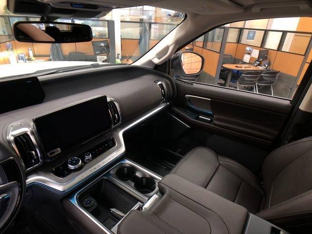 new 2025 Ford Expedition car, priced at $88,439