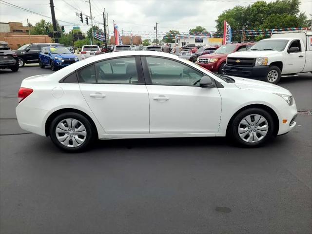 used 2016 Chevrolet Cruze Limited car, priced at $8,900