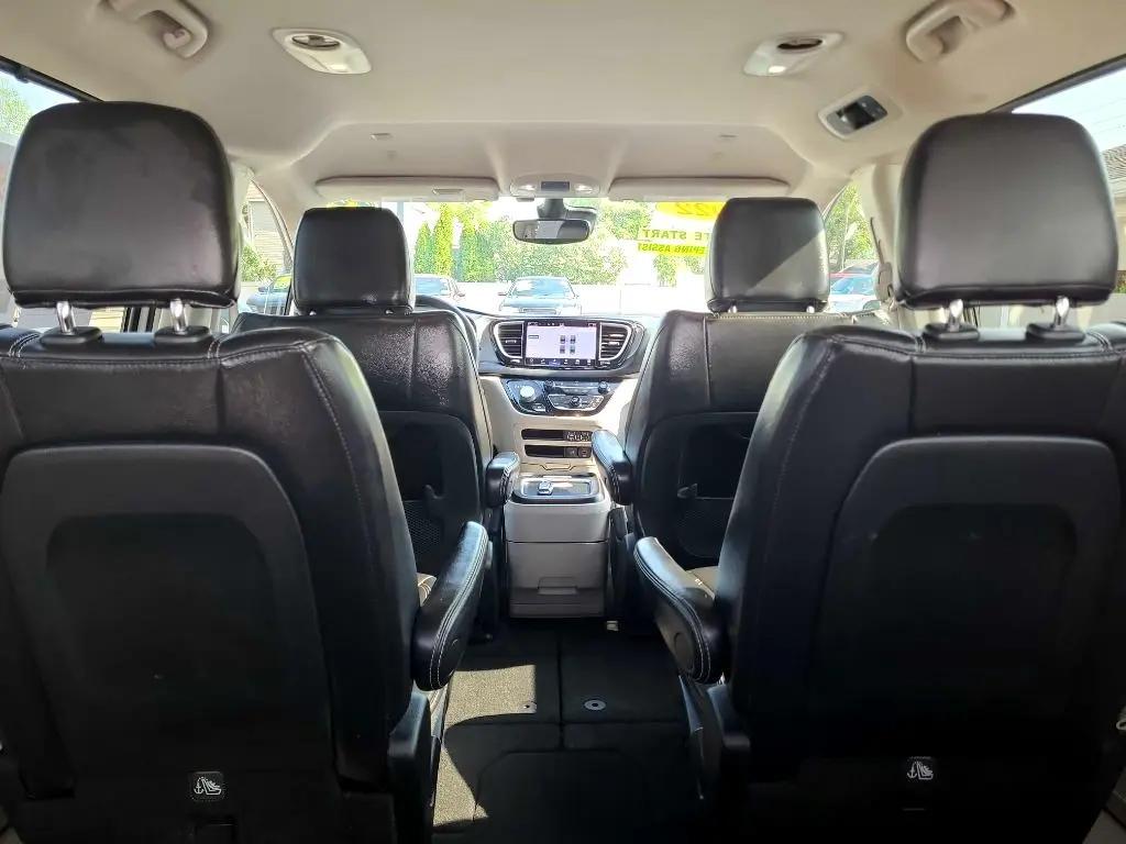 used 2022 Chrysler Pacifica car, priced at $20,877