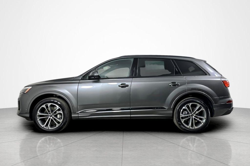 new 2025 Audi Q7 car, priced at $68,310