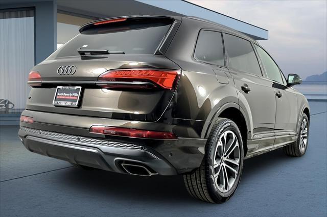 new 2025 Audi Q7 car, priced at $68,170