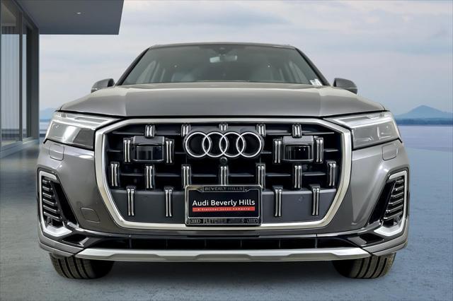 new 2025 Audi Q7 car, priced at $69,670