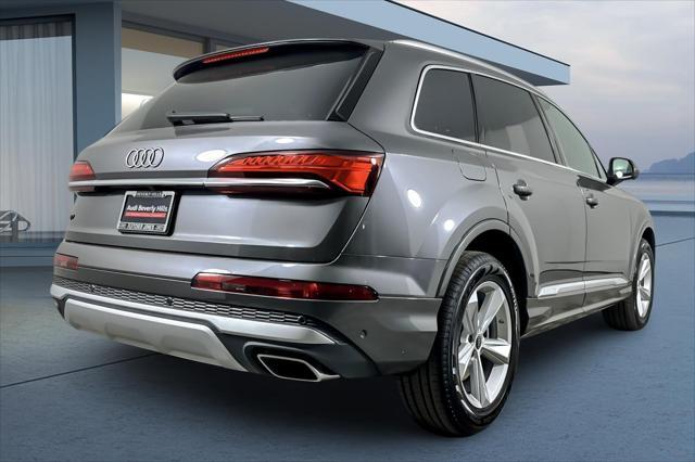 new 2025 Audi Q7 car, priced at $69,670