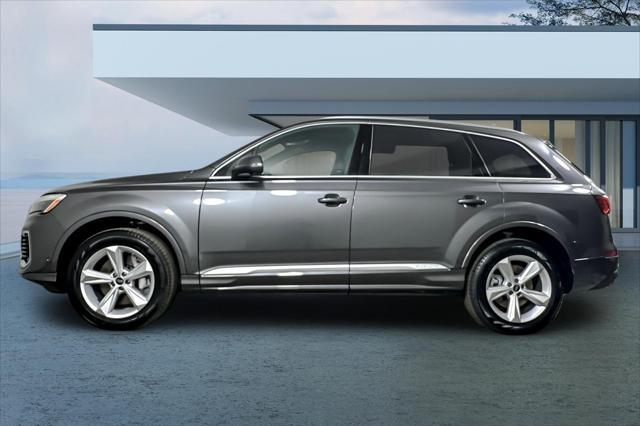 new 2025 Audi Q7 car, priced at $69,670