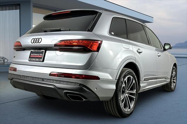 new 2025 Audi Q7 car, priced at $68,170