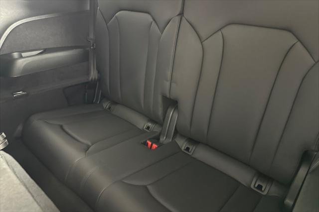 new 2025 Audi Q7 car, priced at $75,160