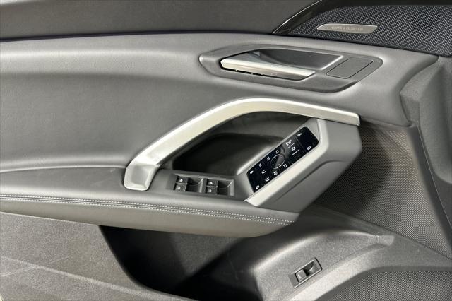 new 2025 Audi Q5 car, priced at $60,960