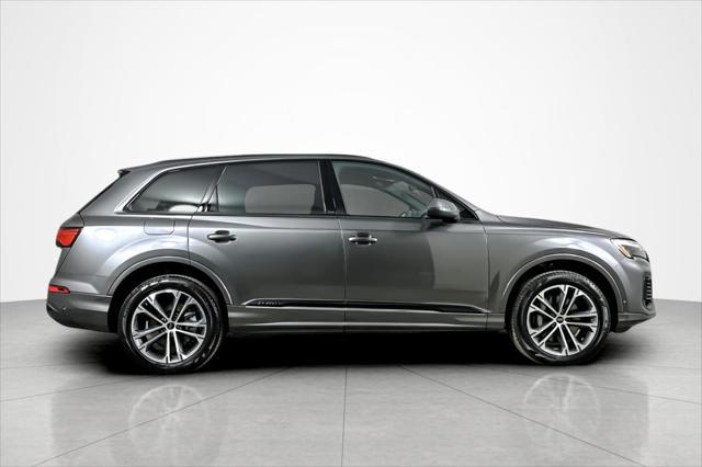 new 2025 Audi Q7 car, priced at $68,170