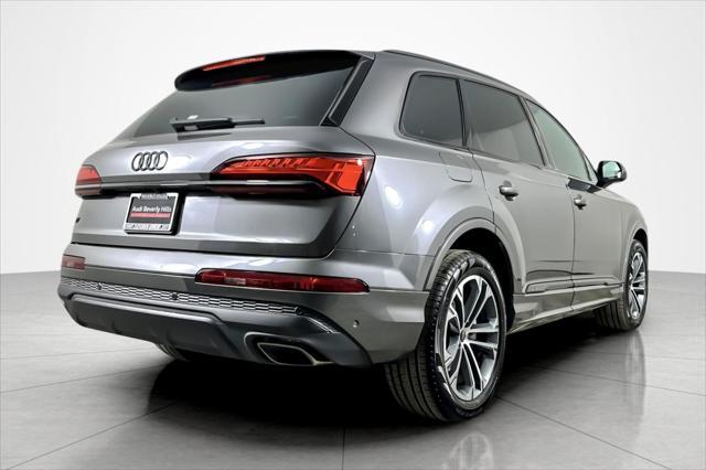 new 2025 Audi Q7 car, priced at $68,170