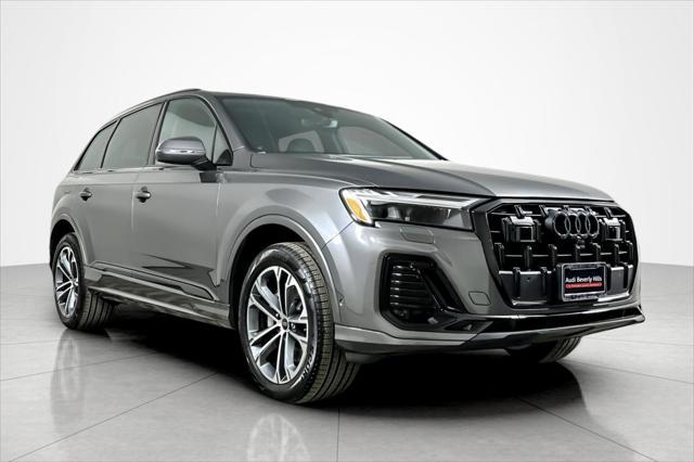 new 2025 Audi Q7 car, priced at $68,170