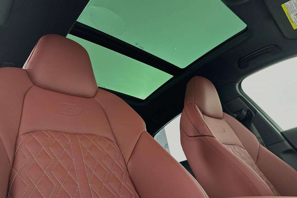 new 2024 Audi SQ8 e-tron car, priced at $98,720