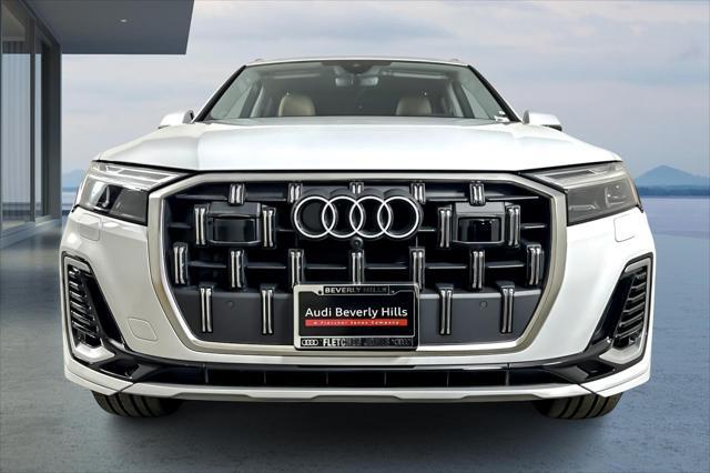 new 2025 Audi Q7 car, priced at $70,020