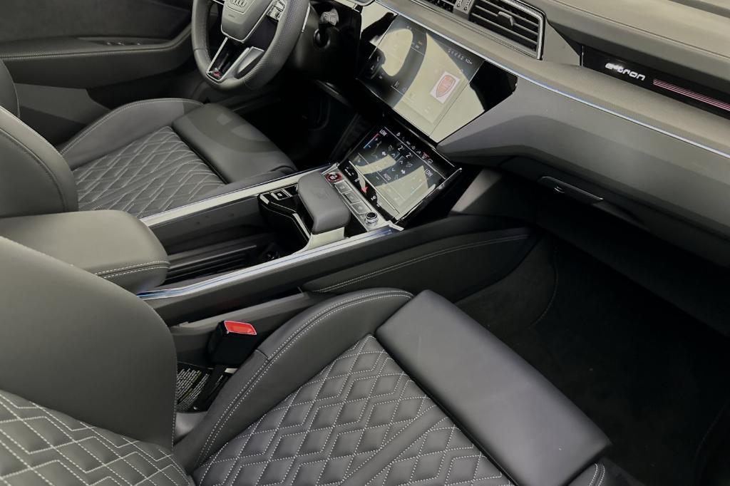 new 2024 Audi SQ8 e-tron car, priced at $98,185