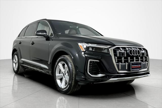 new 2025 Audi Q7 car, priced at $69,670