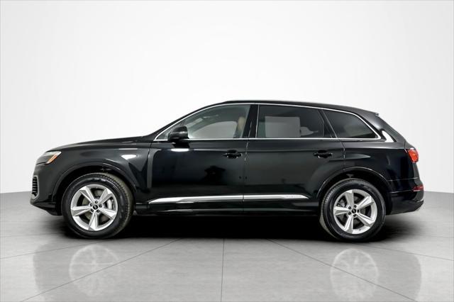 new 2025 Audi Q7 car, priced at $69,670