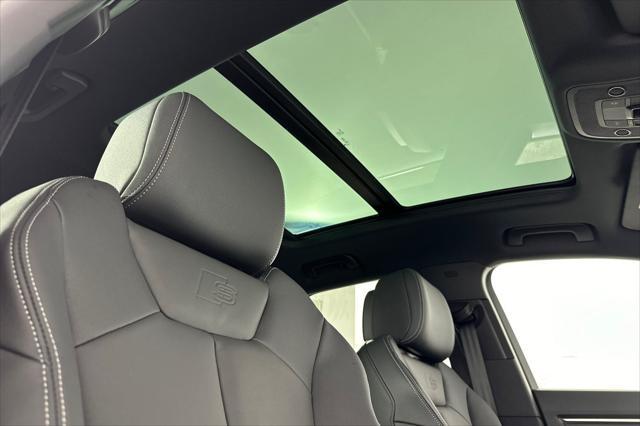 new 2025 Audi Q3 car, priced at $45,975