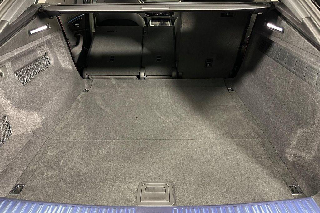 new 2026 Audi RS Q8 car, priced at $156,690