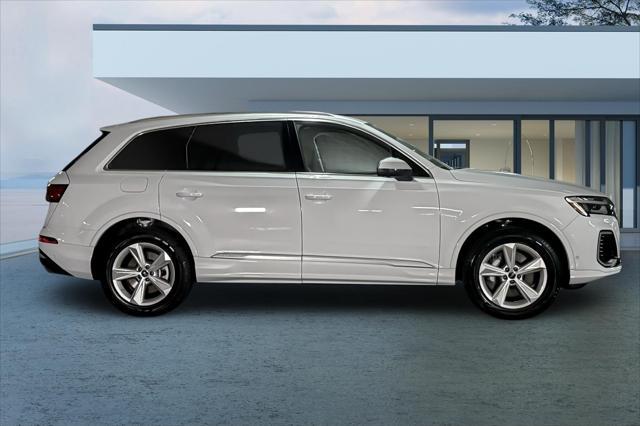 new 2025 Audi Q7 car, priced at $69,670