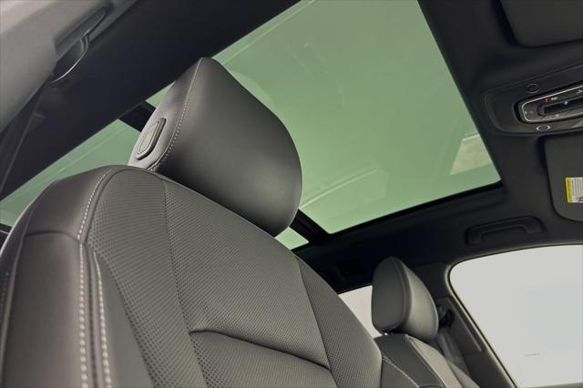 new 2025 Audi Q7 car, priced at $75,510