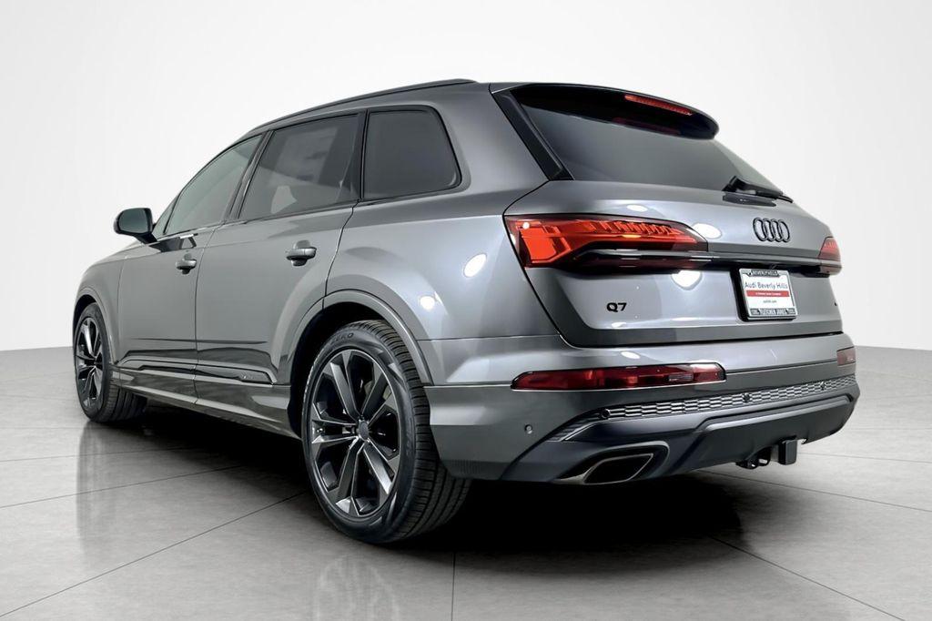 new 2026 Audi Q7 car, priced at $78,105
