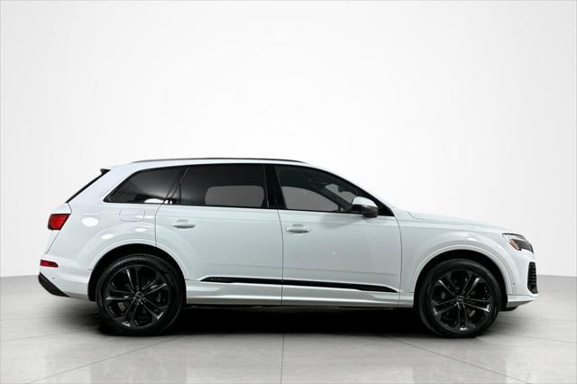 new 2025 Audi Q7 car, priced at $77,460