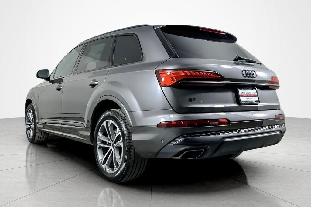 new 2026 Audi Q7 car, priced at $70,470