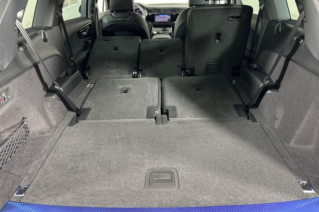 new 2026 Audi Q7 car, priced at $70,470