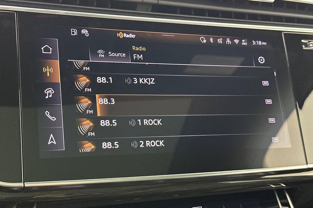 new 2026 Audi Q7 car, priced at $70,470