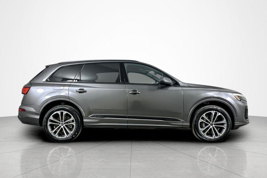 new 2026 Audi Q7 car, priced at $70,470