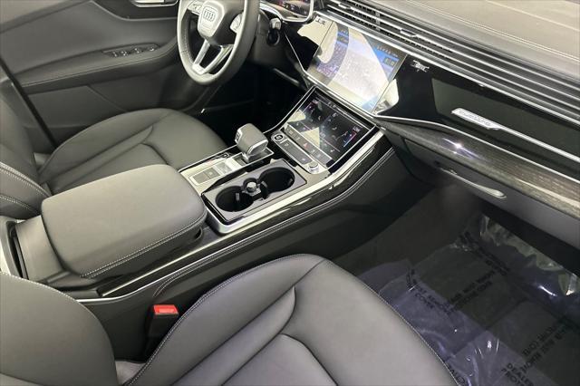 new 2025 Audi Q7 car, priced at $72,970
