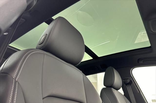 new 2025 Audi Q7 car, priced at $72,970