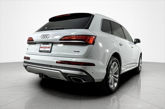 new 2025 Audi Q7 car, priced at $72,970
