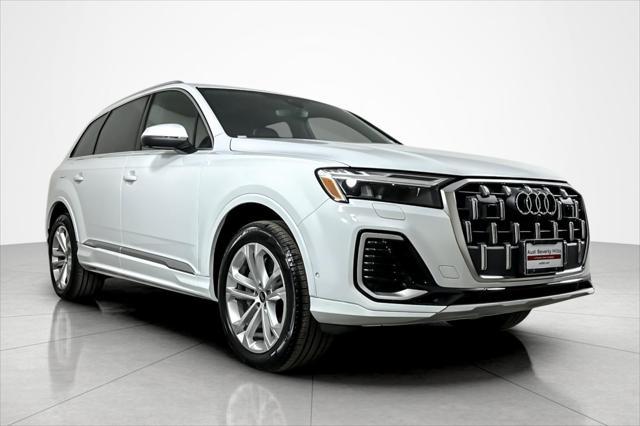 new 2025 Audi Q7 car, priced at $72,970