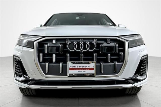 new 2025 Audi Q7 car, priced at $72,970
