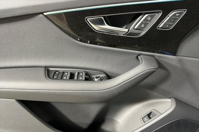 new 2025 Audi Q7 car, priced at $78,860