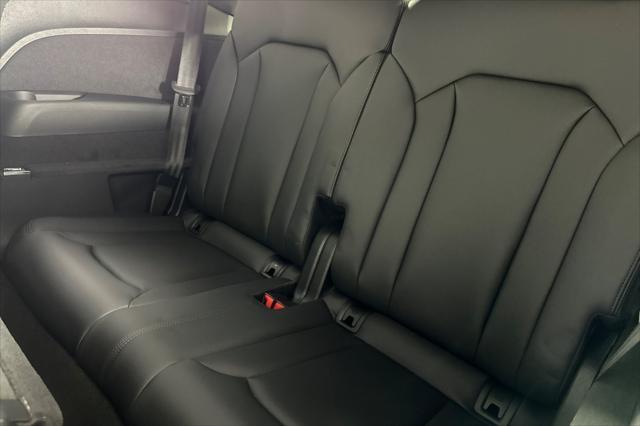 new 2025 Audi Q7 car, priced at $78,860