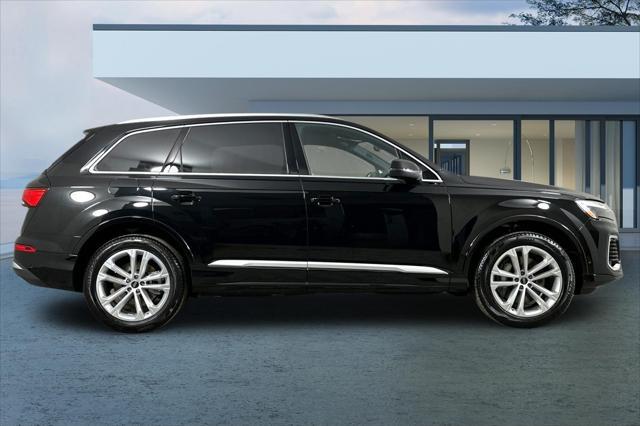 new 2025 Audi Q7 car, priced at $75,510