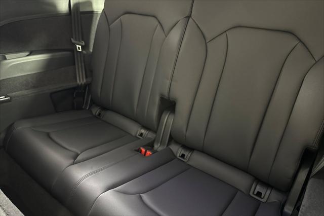 new 2025 Audi Q7 car, priced at $77,305
