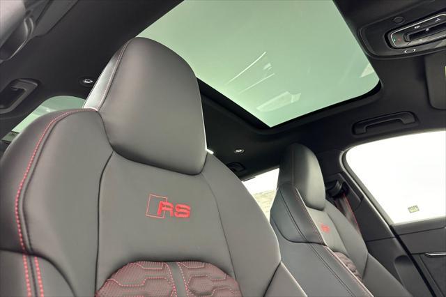 new 2025 Audi RS 6 Avant car, priced at $146,990