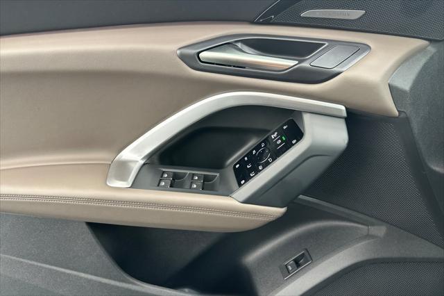 new 2025 Audi Q5 car, priced at $60,290