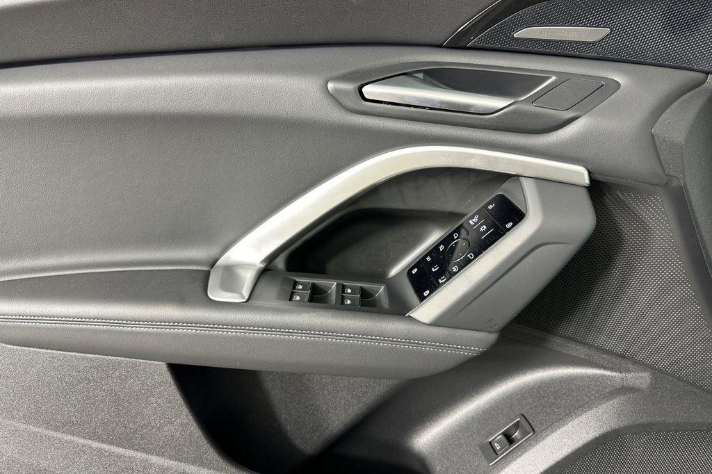 new 2025 Audi Q5 car, priced at $61,890